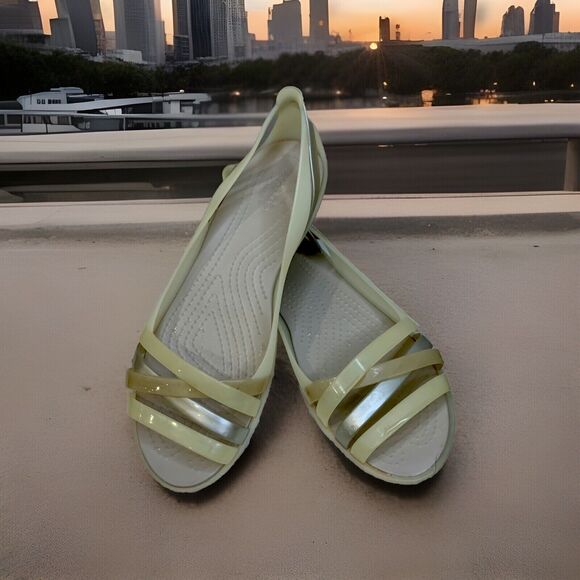 Crocs Flats Womens‎ 7 Isabella Huarache 2 Metallic Yellow Open Toe Boho Comfort - Picture 1 of 9